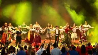 La hoguera Sagrada Familia gana los "playbacks" en modalidad Infantil