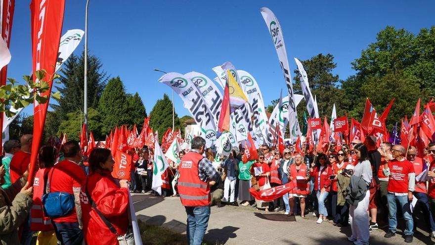 Los sindicatos se movilizan contra la Xunta por el «recorte 
