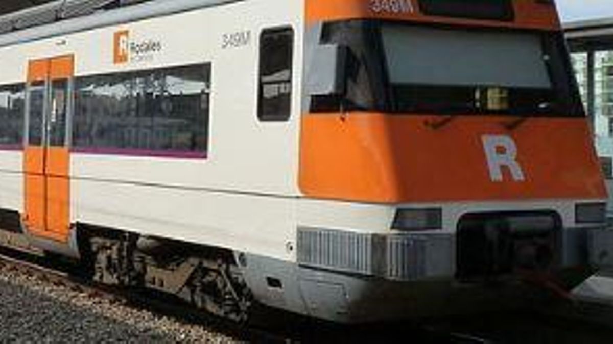 Un tren de rodalies en una imatge d'arxiu.