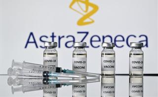 La vacuna de AstraZeneca y Oxford contra el covid muestra una eficacia media del 70%