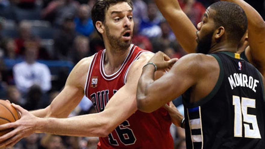 Gasol Gasol no pudo evitar la derrota ante Milwaukee