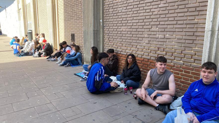 Colas en València para el concierto de Bad Gyal doce horas antes