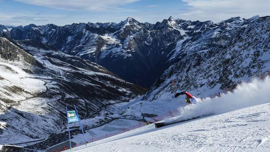 Primer gigante  de la Copa del Mundo de Esquí en Soelden, Austria