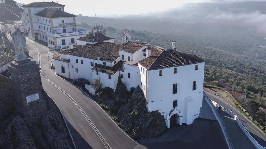 Las aglomeraciones obligan a cortar la carretera de la  Montaña