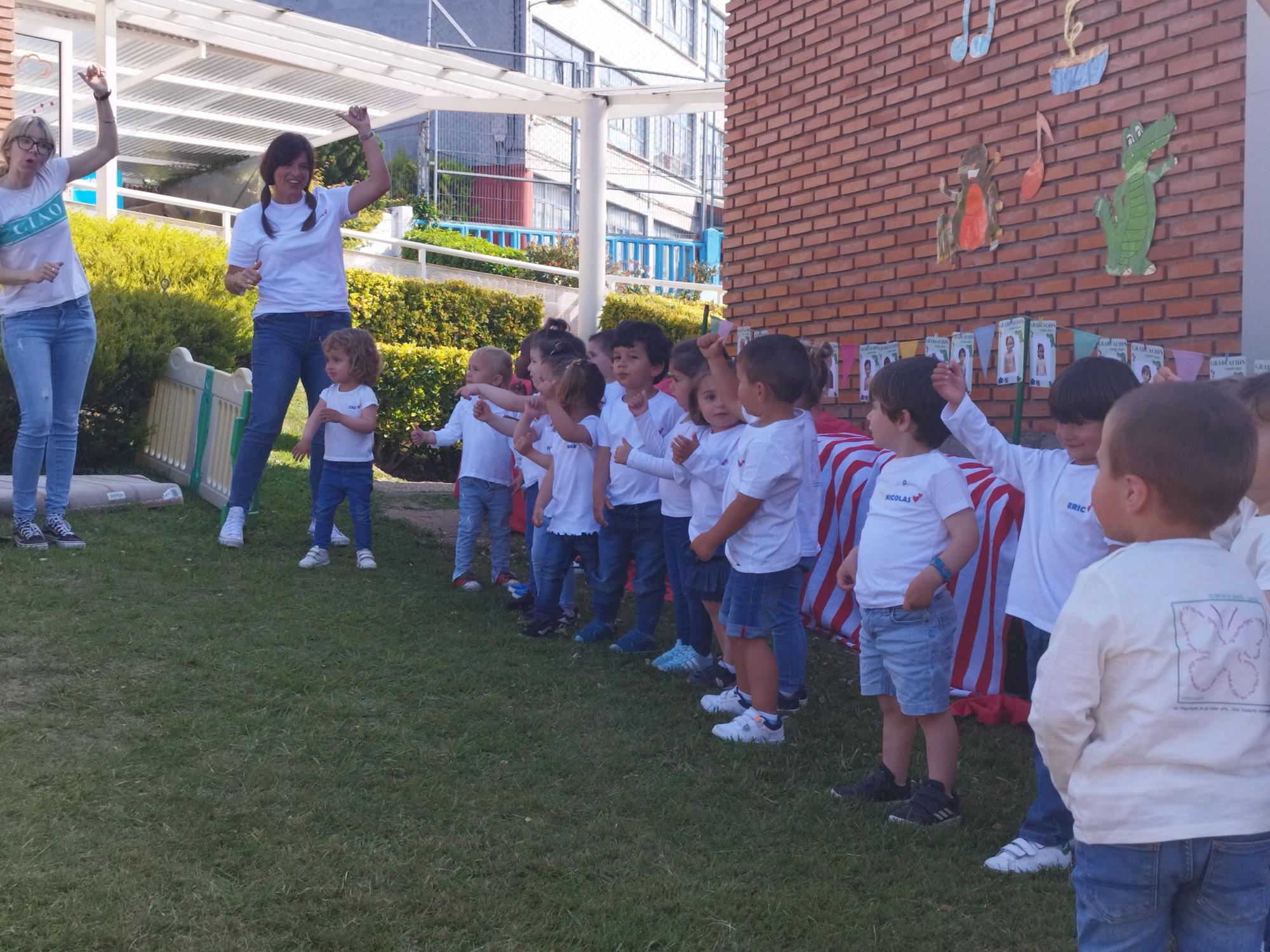 Los niños de la escuela infantil de Posada celebran su graduación
