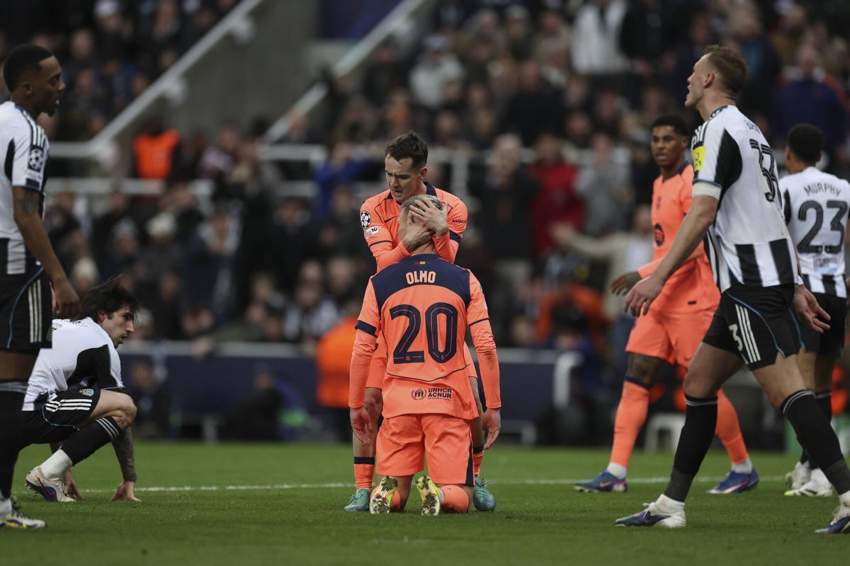 Olmo y Casado celebran el penalti