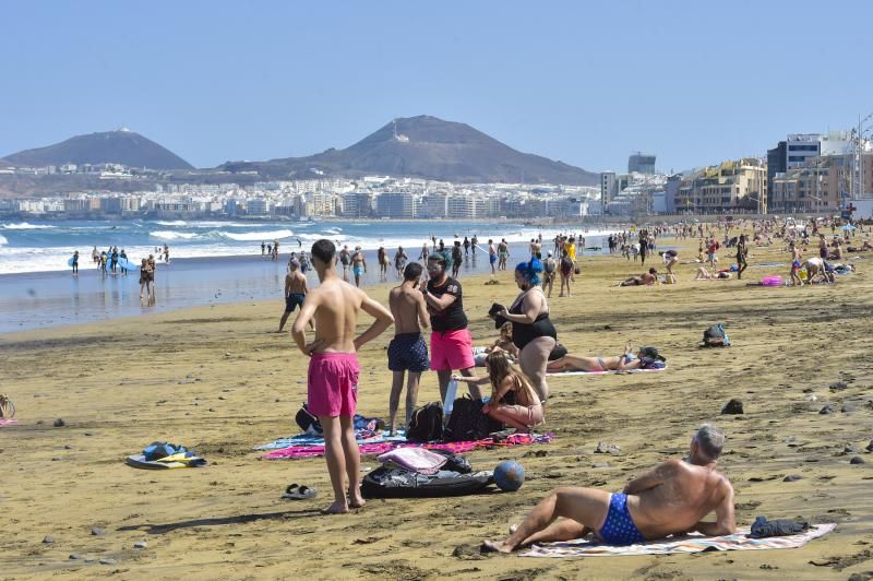 Playa de Las Canteras, uso obligatorio de las mascarillas