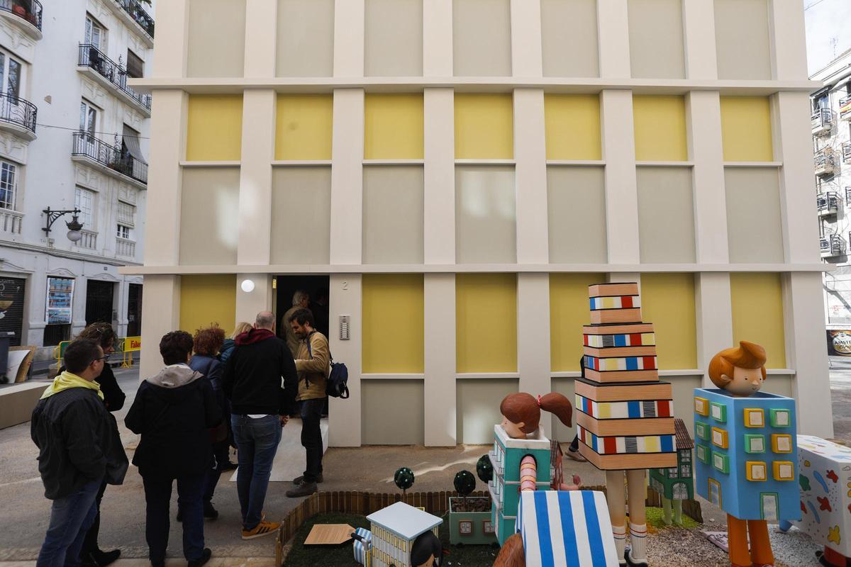 La "casa-falla", desde fuera