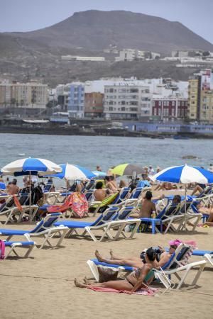 12-07-20 LAS PALMAS DE GRAN GRAN CANARIA. PLAYA DE LAS CANTERAS. LAS PALMAS DE GRAN CANARIA. METEOROLOGIA. El tiempo.  Fotos: Juan Castro  | 12/07/2020 | Fotógrafo: Juan Carlos Castro