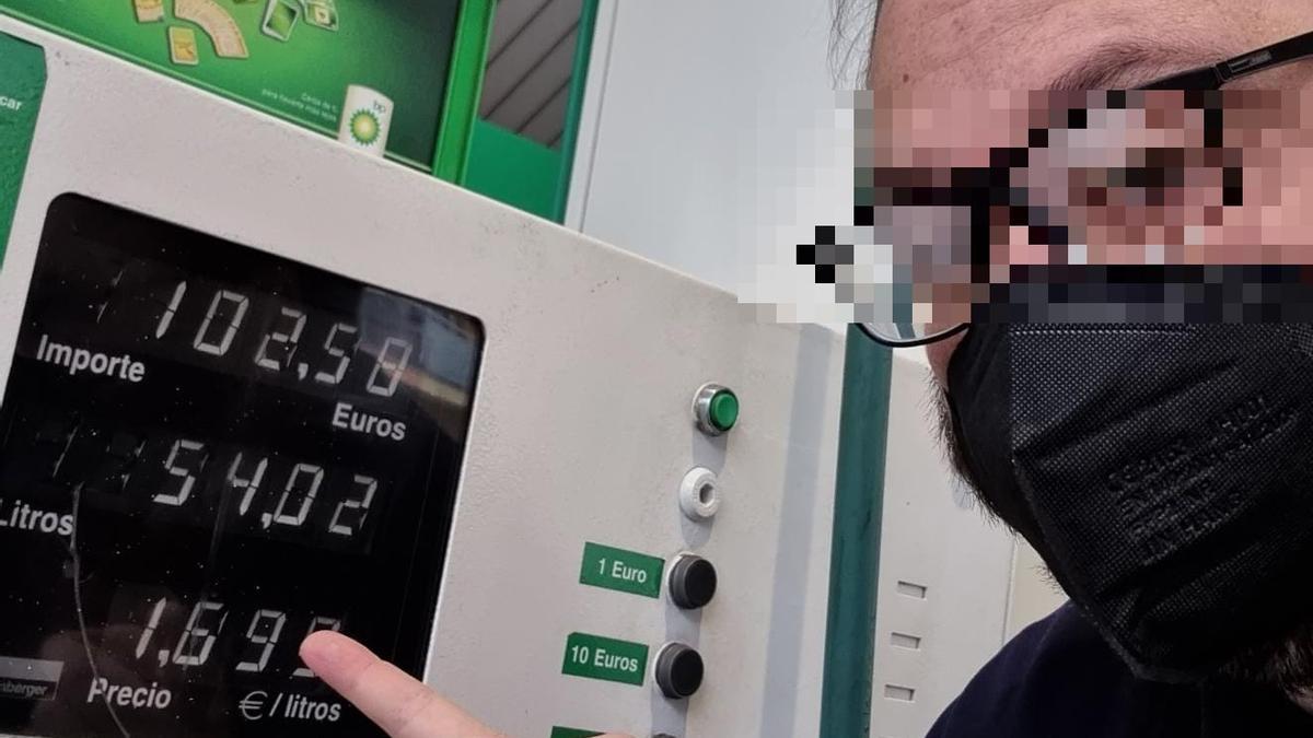 El sortidor de la gasolinera de Blanes amb un preu de venda inferior al que realment cobren