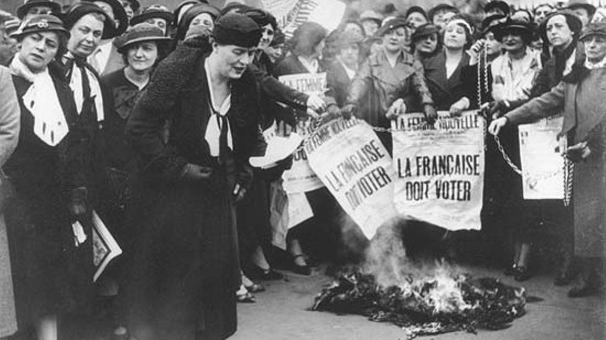 Manifestación de las sufragistas de París (1935).