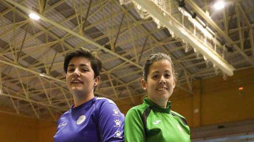 Sonia García y Carol Fonseca, antes de afrontar un entrenamiento del Rodiles Fútbol Sala.