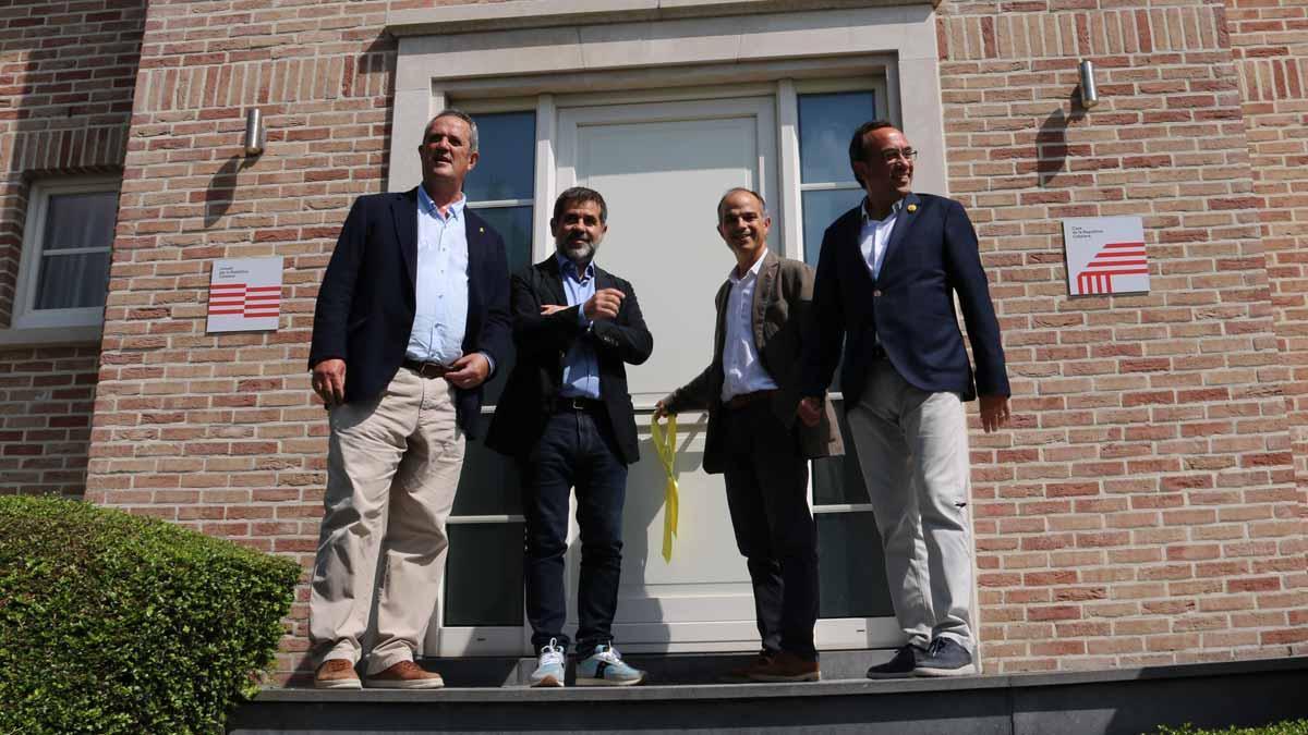 Josep Rull, Quim Forn, Jordi Sànchez y Jordi Turull llegan a la Casa de la República en Waterloo