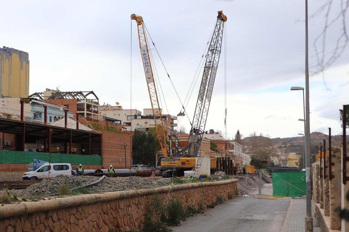 Máquinas trabajando en el soterramiento de Lorca, en una imagen de archivo.