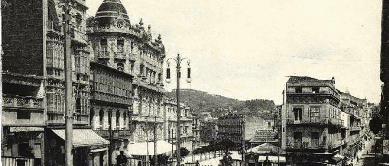 Imagen de la Puerta del Sol a comienzos del siglo pasado. // FdV