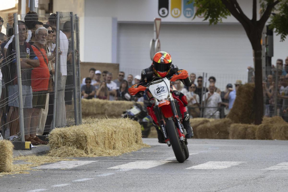 Todas las imágenes de la 73ª edición de la carrera urbana de motos de Xàtiva
