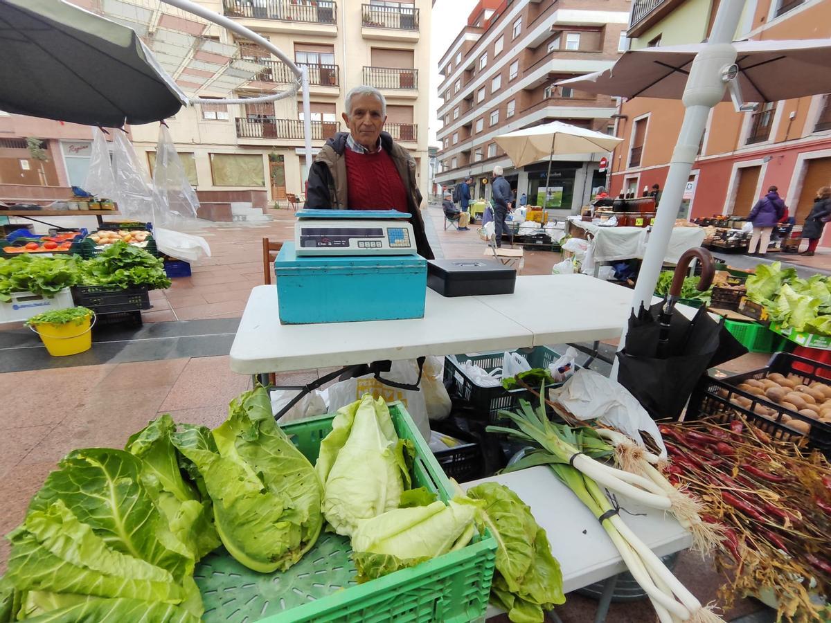 José Manuel González, en su puesto en la plaza moscona.