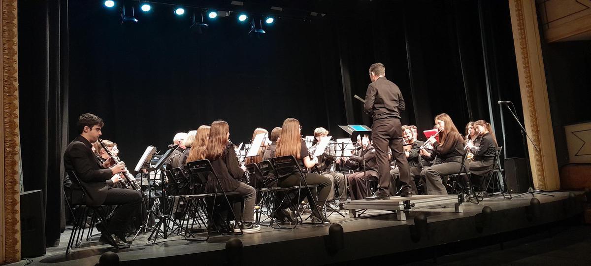 GALERÍA | El Festival de Navidad de los colegios y la Escuela de Música de Toro, en imágenes