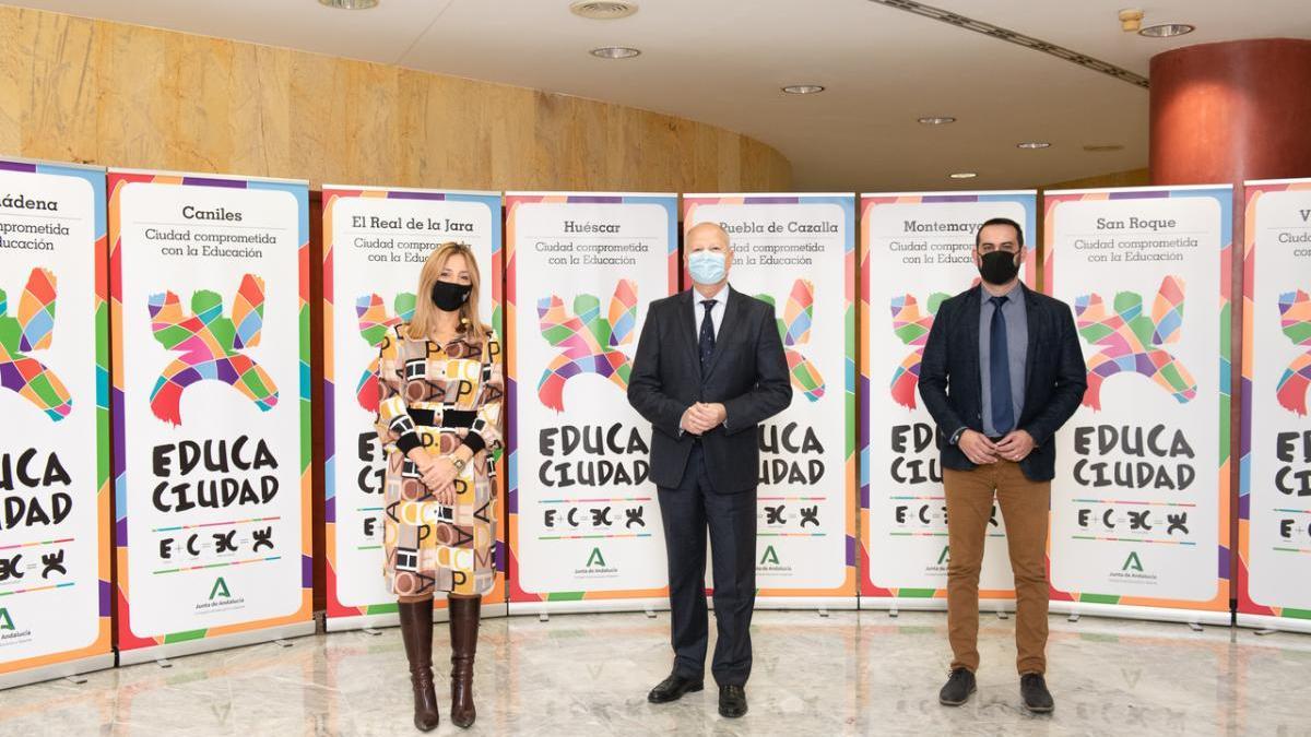 La Junta reconoce a Montemayor por su compromiso educativo