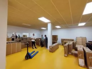 Bueu formaliza el contrato de la piscina municipal de As Lagas e inicia la instalación de las máquinas para las salas del gimnasio