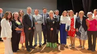 El colegio de abogados de Alicante homenajea a Nicolás Merle por sus 50 años de profesión: "Siempre he ejercido para ayudar a los demás"