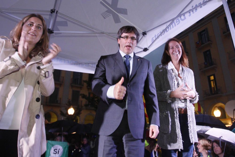 Puigdemont omple la plaça de la Independència de Girona