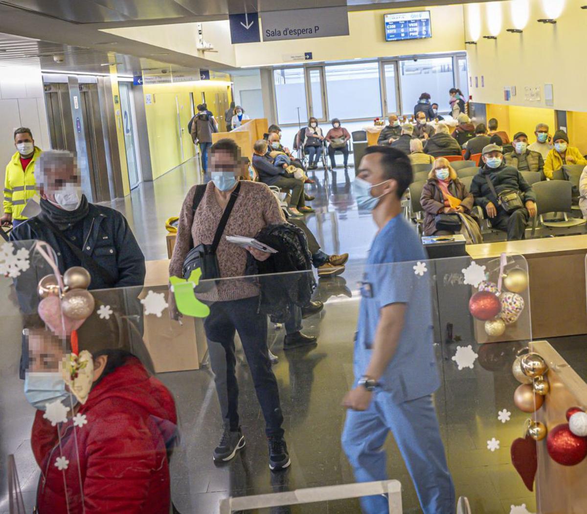 Sanitat imposa la mascareta als centres sanitaris de tot Espanya