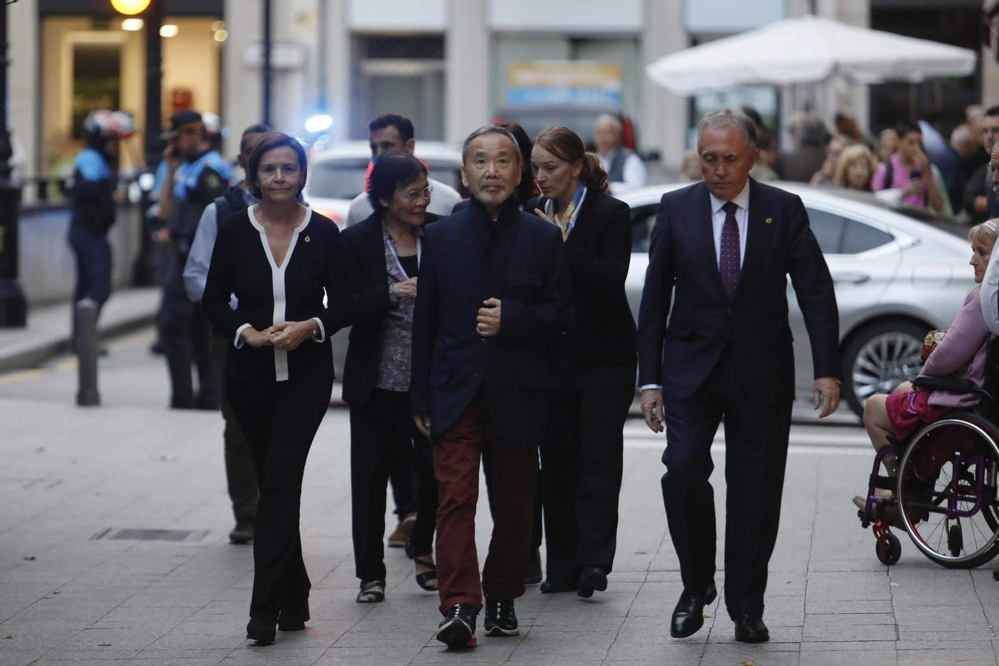 Encuentro de Haruki Murakami con Clubes de lectura de bibliotecas públicas en el teatro Jovellanos