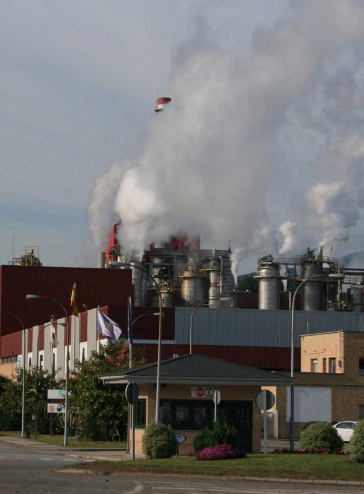 Los tráficos de Ence eran papel mojado Feve adjudicó las obras ferroviarias con un sobrecoste del 71%