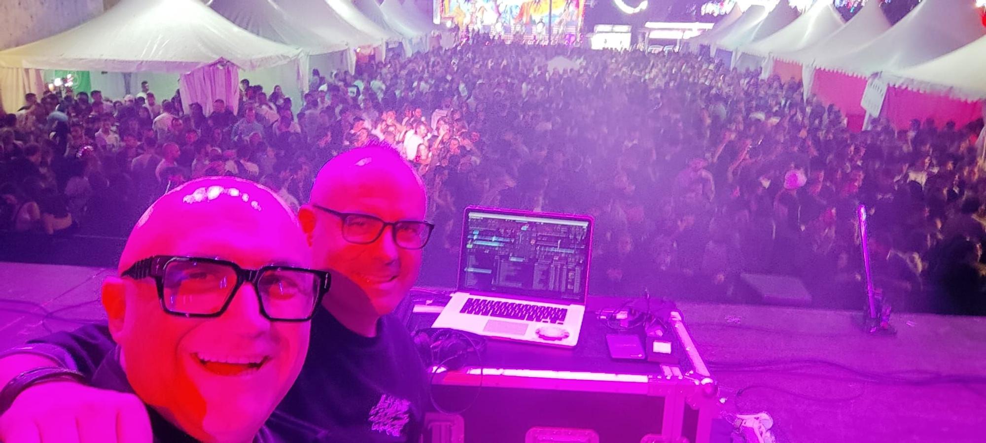 Astarot reúne a 4.000 personas en Cangas y Noname Djs abarrotan laa explanada de Ojea