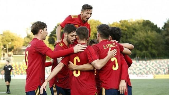 La selección española Sub-21 supera a Lituania.