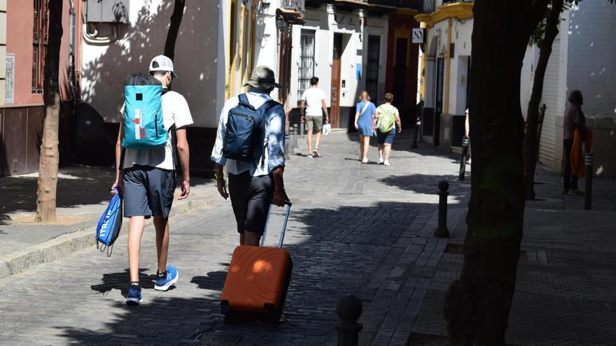 Porcentajes distintos y una mesa de seguimiento: así es la última propuesta de Sanz para limitar los pisos turísticos