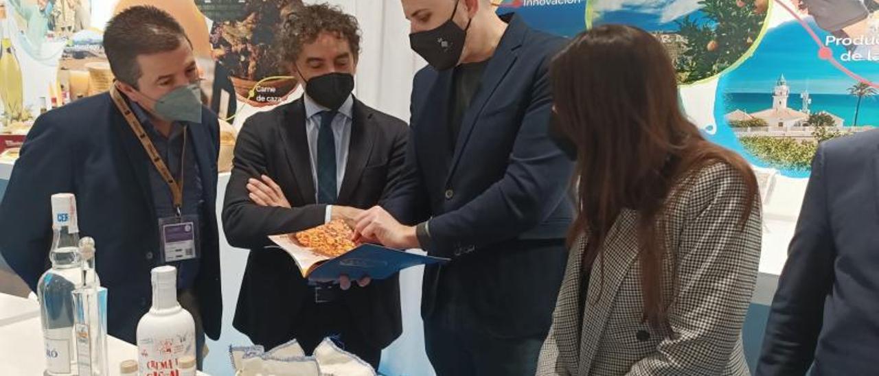 Jordi Mayor en el stand de Cullera de Madrid Fusión. | LEVANTE-EMV