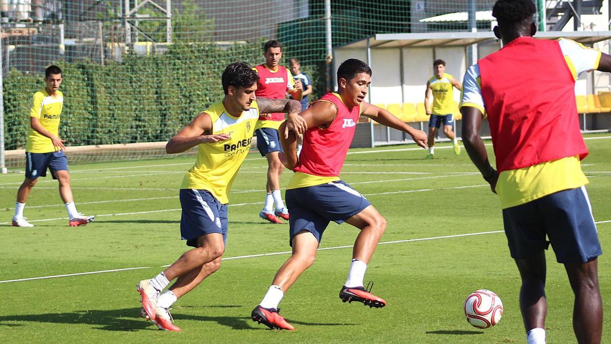 El Villarreal B defenderá el liderato este domingo frente al siempre peligroso Ibiza.