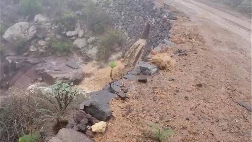 El barranco de Tirma, en Gran Canaria, corre con la lluvia de la borrasca Emilia