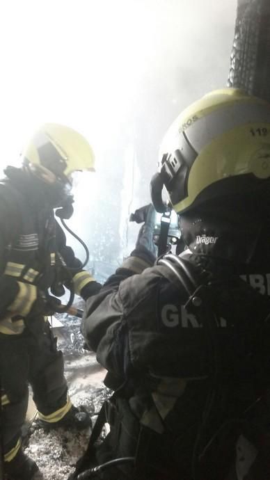 Incendio en una vivienda abandonada en Arucas