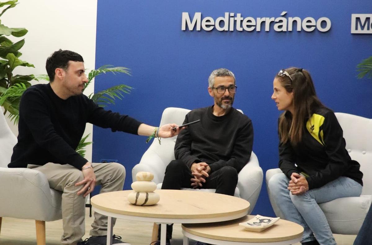 Dinaa Martín y Jesús España durante la charla en Mediterráneo