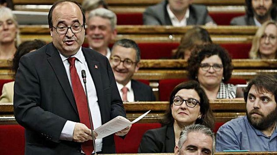 El líder del PSC, Miquel Iceta, durant un ple al Parlament català en una foto d&#039;arxiu.