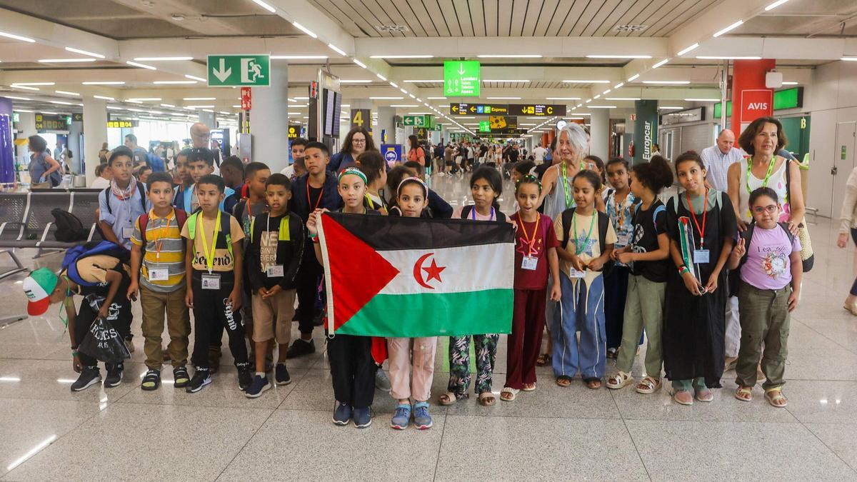 Recepción de los niños saharauis del programa ''Vacances en Pau' 2025.
