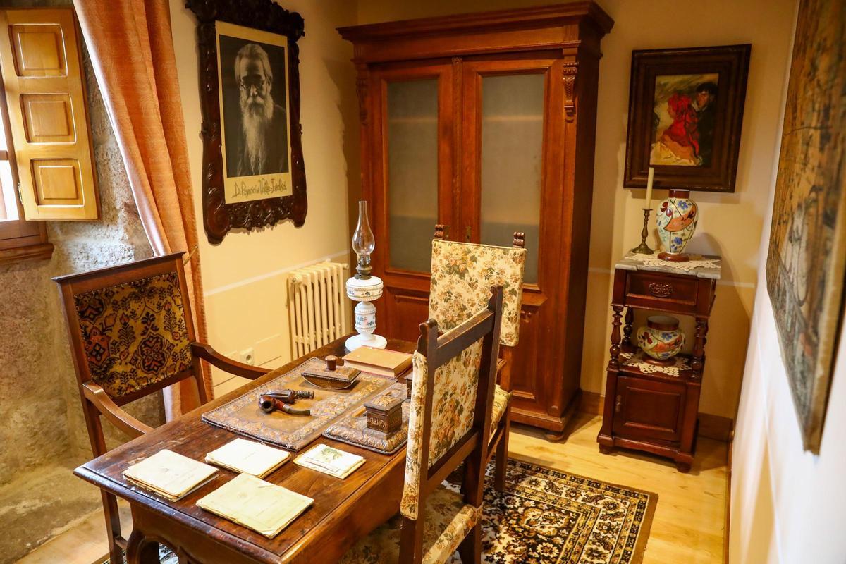 El interior de la casa guarda objetos muy representativos de la vida y obra del autor.