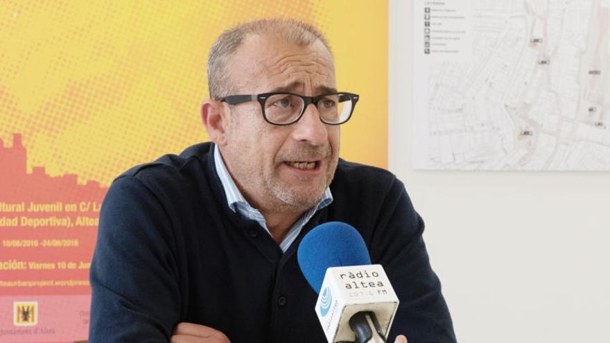 El concejal socialista Diego Martínez renuncia por falta de apoyo de su partido