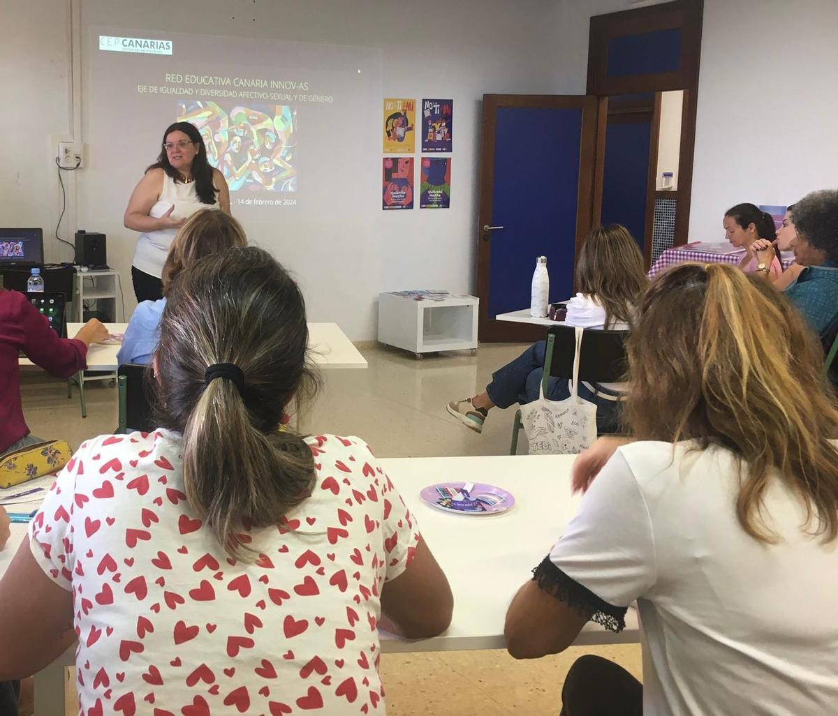 Begoña Martel durante uno de sus talleres