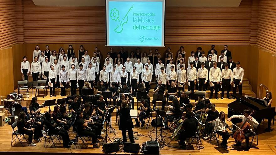 La orquesta &#039;La Música del Reciclaje&#039; pone banda sonora al compromiso valenciano con la sostenibilidad