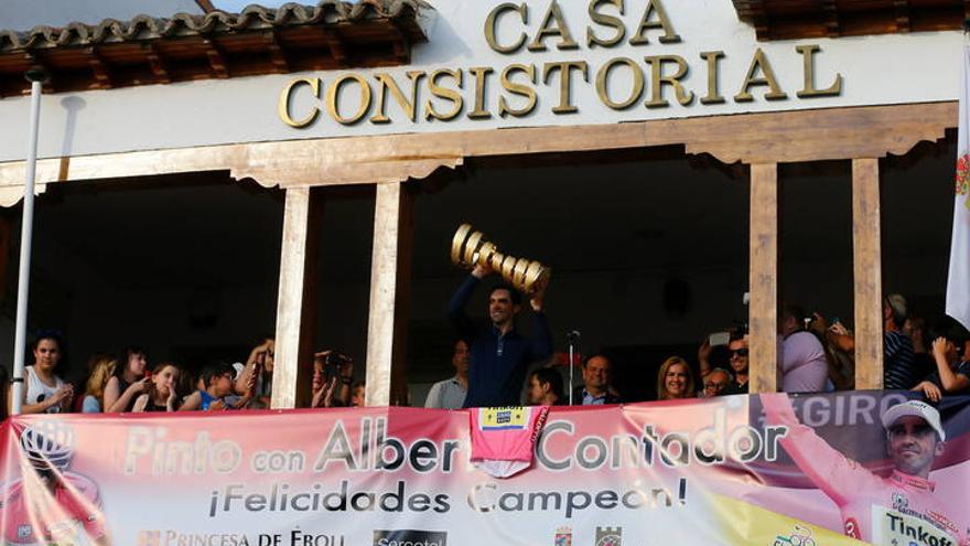 Homenaje a Alberto Contador por su tercer Giro