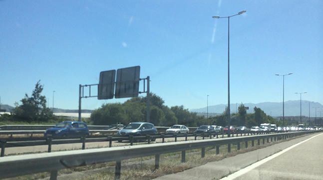 Un accidente en la "Y" provoca varios kilómetros de atasco en dirección Gijón-Avilés