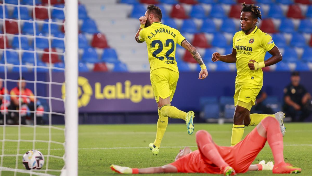 José Luis Morales celebra el primero de sus dos tantos ante el Hajduk Split.