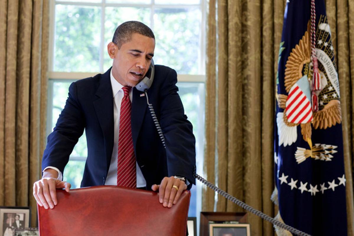 El president dels EUA, Barack Obama, parla per telèfon l’octubre del 2009, a la Casa Blanca.