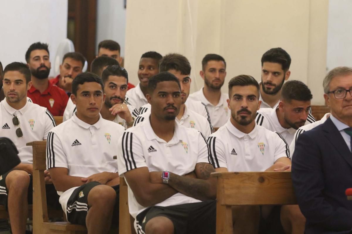 Ofrenda floral del Córdoba CF a San Rafael