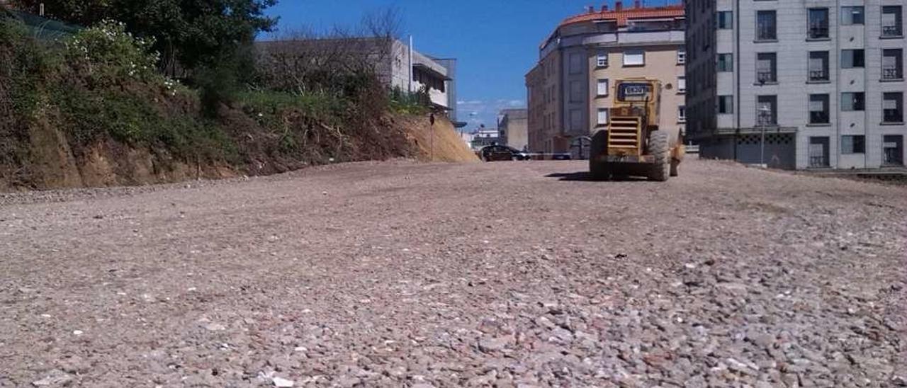 Calle abierta que da al Centro de Salud de Cangas. // Gonzalo Núñez