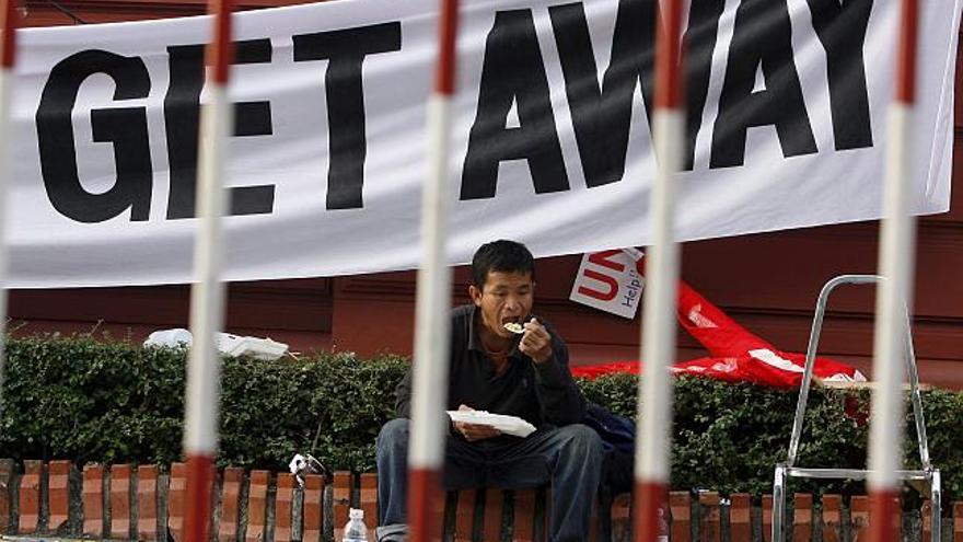 Los manifestantes tailandeses se retiran del Parlamento pero prometen volver en Año Nuevo